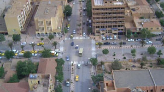 الطلبة‭ ‬يقطعون‭ ‬الطريق‭ ‬لانعدام‭ ‬المياه‭ ‬والتدفئة‭ ‬بحي‭ ‬1000سرير‭ ‬3‭ ‬بالجلفة