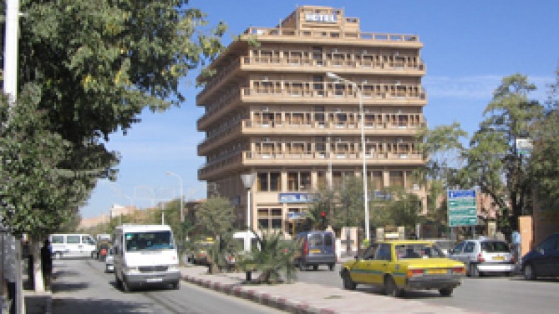 ممثل المترشح بوتفليقة يهدد بالانتحار في الجلفة