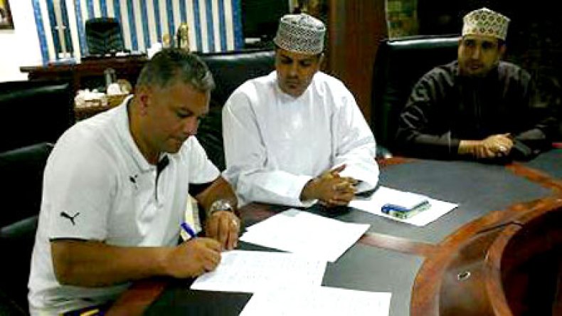 زهير جلول: اخترت تدريب النصر العماني عن قناعة