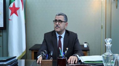 PM Abdelaziz Djerad Receives A Call From Jean Castex