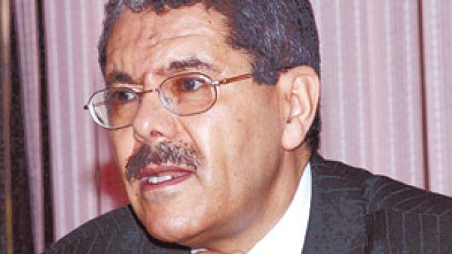 وزير‮ ‬الشباب‮ ‬والرياضة‮ ‬يجبر‮ ‬الرابطة‮ ‬على‮ ‬العودة‮ ‬للرزنامة‮ ‬القديمة‮ ‬
