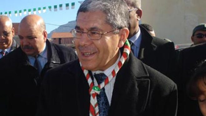 سأشرف شخصيا على لقاء صلح بين أنصار فريقي سعيدة واتحاد العاصمة