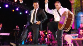 عاصي‭ ‬الحلاني‭ ‬ألهب‭ ‬كويكول‭ ‬بـ‭ ‬‮”‬عبد‭ ‬القادر‭ ‬يا‭ ‬بوعلام‮”‬