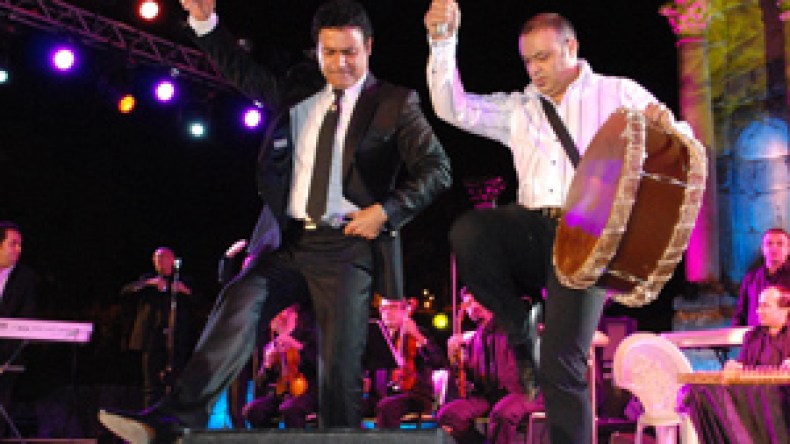 عاصي‭ ‬الحلاني‭ ‬ألهب‭ ‬كويكول‭ ‬بـ‭ ‬‮”‬عبد‭ ‬القادر‭ ‬يا‭ ‬بوعلام‮”‬