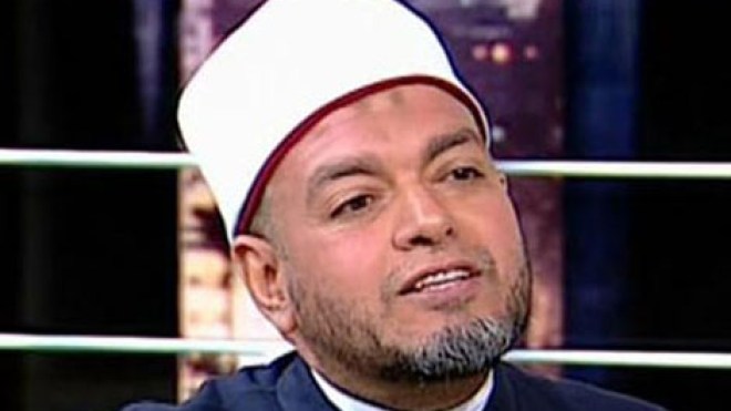 عالم أزهري يدعو مفتى مصر السابق لمناظرة حول الانقلاب
