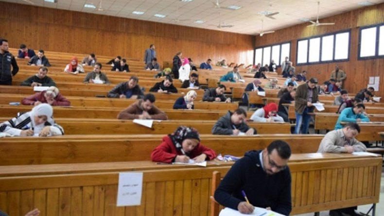 مسابقات دكتوراه بأسئلة تافهة!