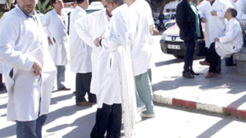 قانون الصحة  وعدم تطبيق مراسيم الرئيس لإنقاذ المستشفيات في لقاء النقابات برئاسة الجمهورية