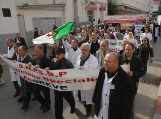 Algerian doctors slash at the health minister's intimidations