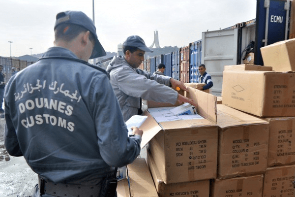 Customs Services Seize Engines, Cars, Fireworks In Algiers Port