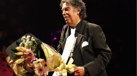 شرف لي أن احمل  جواز سفر جزائري