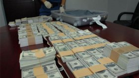 مهندس مصري متهم بتهريب 48 ألف دولار عبر المطار!