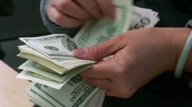 الدولار والدينار التونسي يلهبان سوق الصرف الموازية والدينار بمؤشر أحمر !