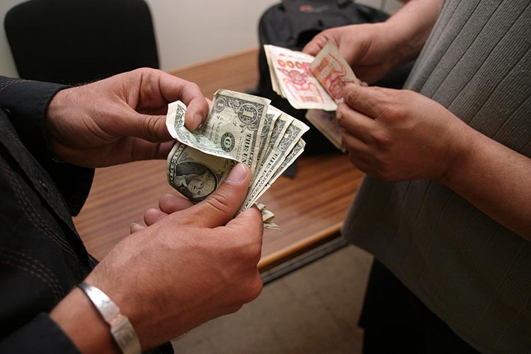 Chute libre du dinar face au dollar !