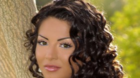 دوللي شاهين:لن أعادي الجزائر بسبب كرة القدم وأطمح لزيارتها قريبا