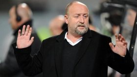 فرانك دوما الأقرب لخلافة كازوني.. وبتروني يفكر في الاستقالة