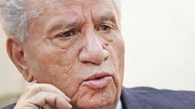 ‮”‬وجدت‭ ‬مرسي‮ ‬صلبا‮ ‬وثابتا‮.. ‬عانقني‮ ‬فأحسست‮ ‬بالدفء‮ ‬وصافحني‮ ‬بحرارة‮”‬