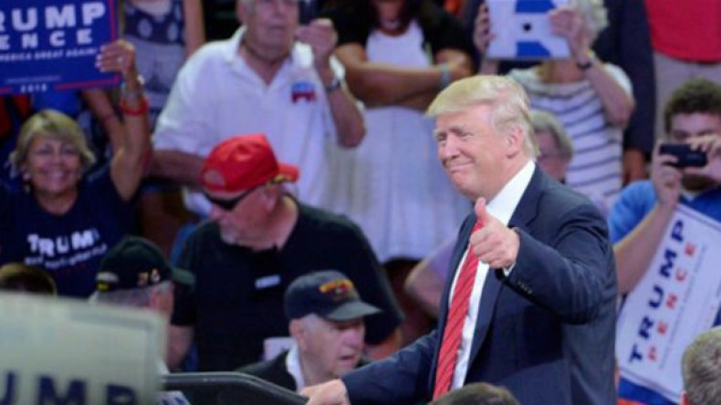 ترامب “يحرّض” حمَلة السلاح: أوقفوا هيلاري كلينتون!