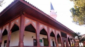 جامع خشبي تركي بلا مسامير