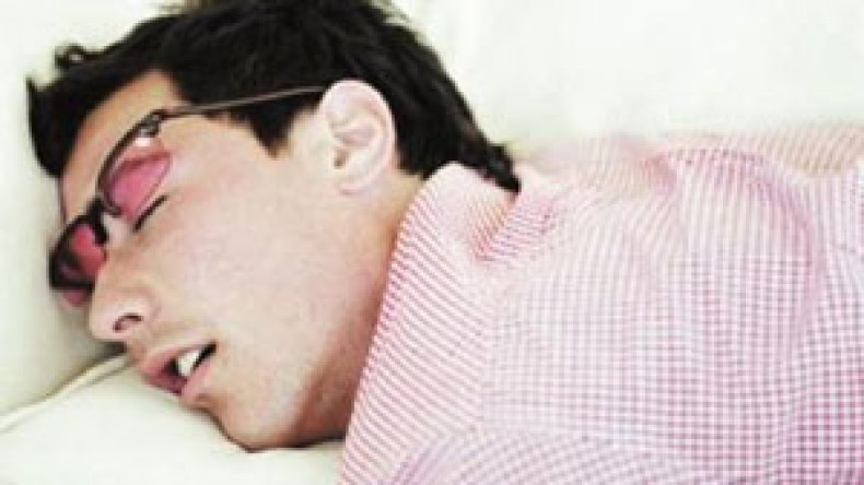 دراسة : قلة النوم تزيد في الوزن وتبطئ عملية التمثيل الغذائي