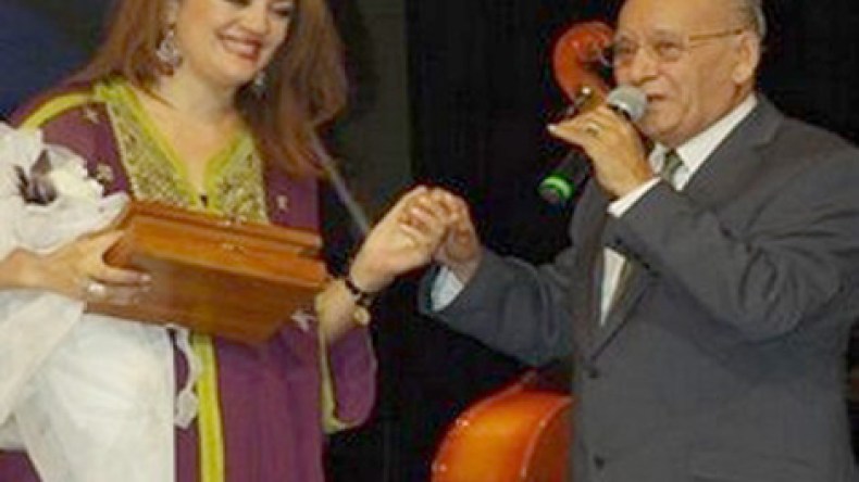 المطربة التونسية دورصاف: الثورة قرّبتنا من بعضنا والتعامل مع الفرڤاني يهمني