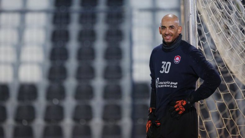 الحارس دوخة وفريقه الرائد خارج سباق كأس السعودية