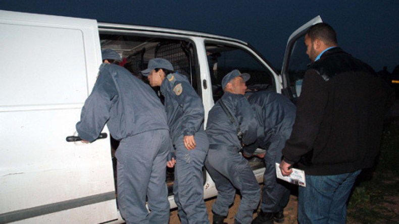 إخضاع الماء وحليب الأطفال و8 بضائع لرخصة التنقل