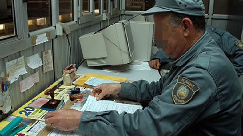 الجمارك تحقق في 580 قضية فساد وتهريب العملة وتبيض الأموال