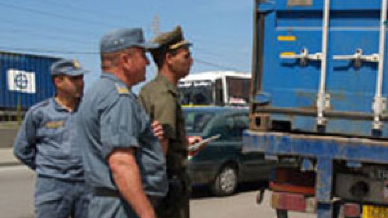 تحويل 150 جمركي ومعاقبة 80 آخرين بتهم الرشوة والتزوير