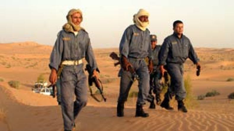 مهربون يهاجمون حرس الحدود لتحرير الموقوفين وتهريب المحجوزات