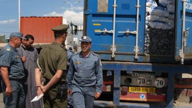 الجمارك تحجز أزيد من مليوني منتوج مقلد عبر الموانئ ومراكز العبور