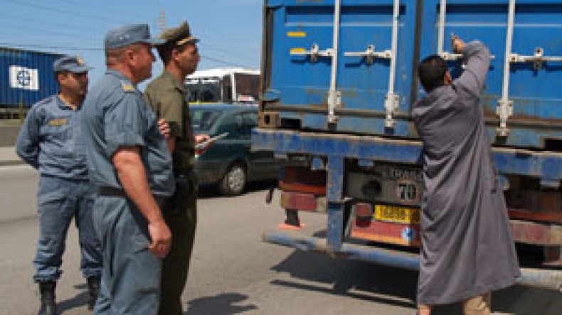 تكليف شركات أجنبية بالمراقبة الجمركية للواردات والصادرات