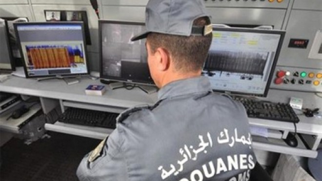 940 مليار دينار مداخيل الجمارك الجزائرية في 2013