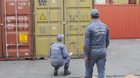 إحباط تهريب 10 آلاف و400 هاتف نقال من آخر طراز بميناء الجزائر