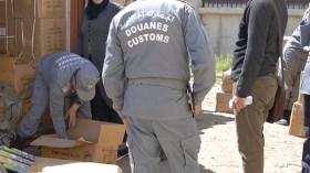 حجز ألبسة وأحذية أطفال مصنوعة بمادة مضرّة بالجلد