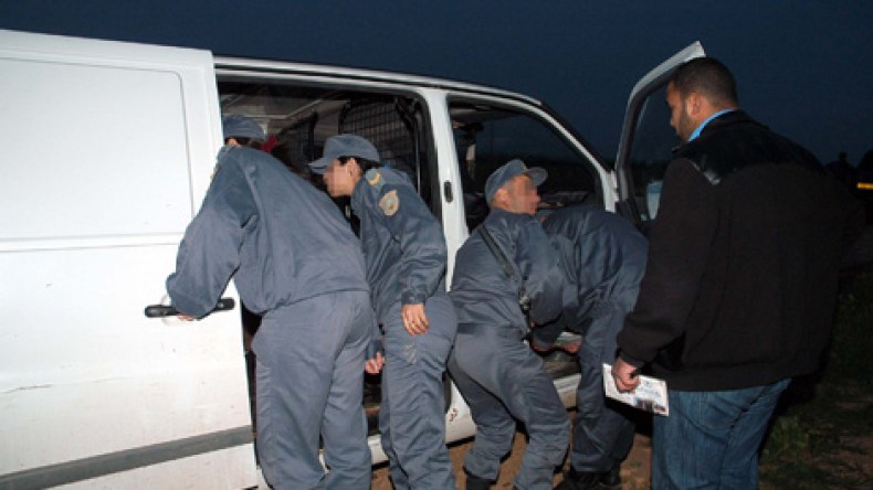 حبس جمركيين بعد مرور مخدرات عبر مركز حدودي بتبسة