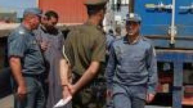 Importation et distribution des pièces détachées sous la loupe