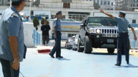 Customs officers involved in equipementâ€™s smuggling at Algiers Airport