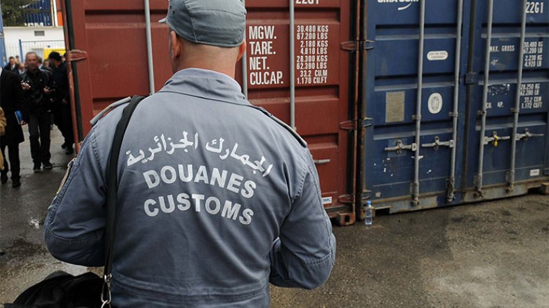 قرار منع تصدير المواد الغذائية والمنتجات الطبية يدخل حيز التطبيق