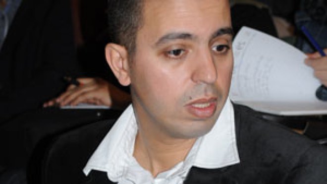 “90 بالمئة من مطربينا خرجوا من الكباريهات ودعوت طارق سويدان إلى الجزائر”