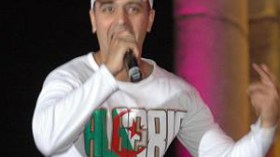 دوبل‭ ‬كانون‭ ‬يبعث‭ ‬برسائل‭ ‬سياسية‭ ‬مشفرة‭ ‬من‭ ‬كويكول‭ ‬