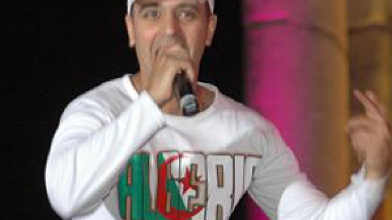 دوبل‭ ‬كانون‭ ‬يبعث‭ ‬برسائل‭ ‬سياسية‭ ‬مشفرة‭ ‬من‭ ‬كويكول‭ ‬