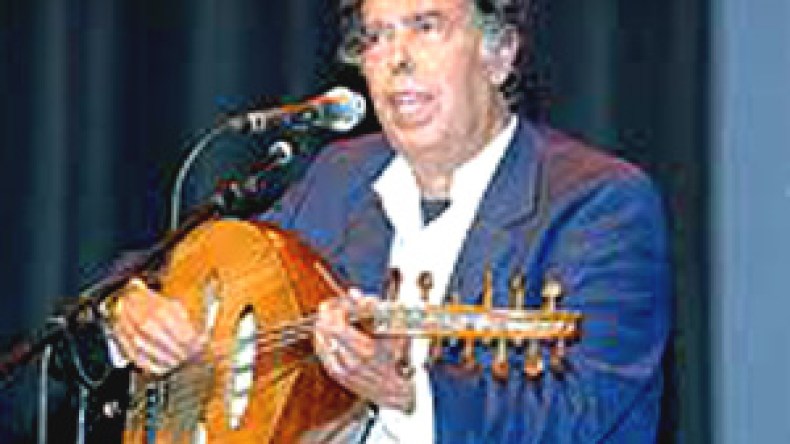 عبد‭ ‬الوهاب‭ ‬الدوكالي‭ ‬‮”‬يسحر‮”‬‭ ‬الجمهور‭ ‬في‭ ‬ختام‭ ‬مهرجان‭ ‬وهران