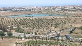 بحيرات دبي بحديقة “دنيا بارك” بالعاصمة