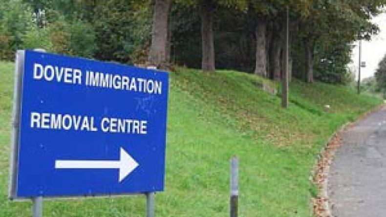 جزائريون محتجزون في بريطانيا منذ عامين يناشدون الرئيس بوتفليقة التدخل