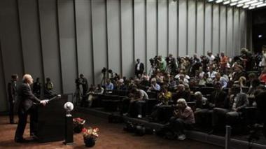 Blatter tackles media and FIFA's â€œlittle devilsâ€