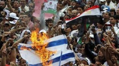 Le Caire: un drapeau israélien retiré