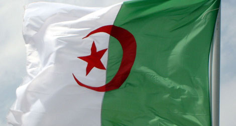 Trois ressortissants espagnols ont brûlé le drapeau national à Annaba