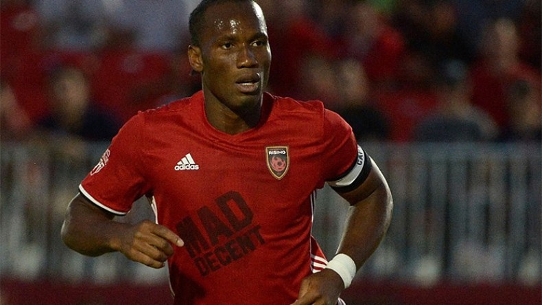 دروغبا يتراجع عن اعتزاله بطريقة سينمائية