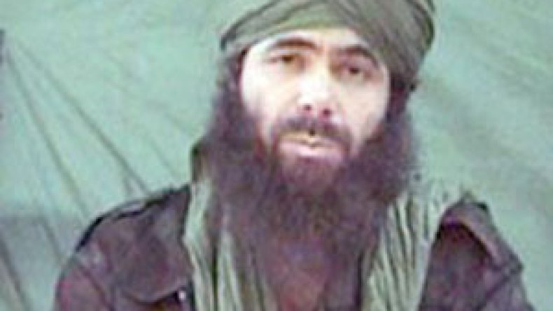 “أدعو ولدي عبد المالك إلى تسليم نفسه والعودة إلينا”