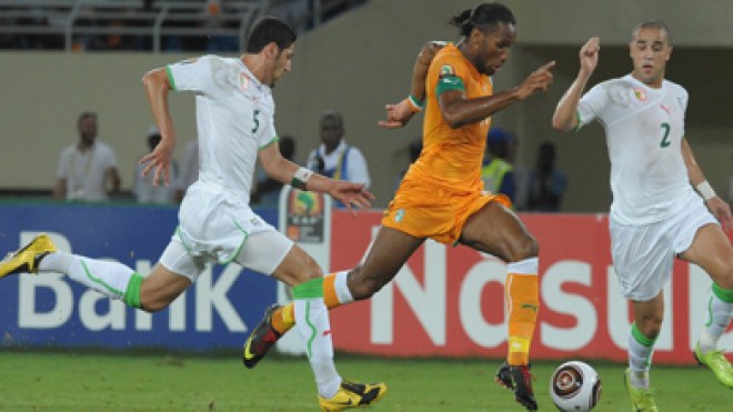 النجم  الإيفواري  دروغبا  يعلن  مساندته  للمنتخب  الجزائري